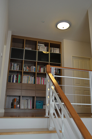 http://www.homeeasybuy.com/member_file/3658/10%20foyer.jpg