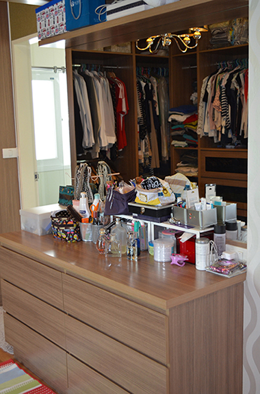 http://www.homeeasybuy.com/member_file/3658/13%20walk-in%20closet.jpg